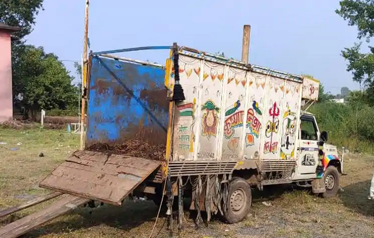 पलामू में पुलिस की बड़ी कार्रवाई, लेस्लीगंज में 11 मवेशी तस्करी से मुक्त, तस्कर फरार