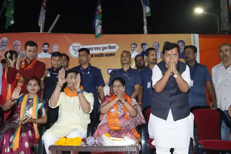 जंगलराज में खून-पसीने की कमाई पर होता था डाका, अब बिहार विकास की राह पर अग्रसर है : रेखा गुप्ता