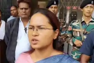 मंत्री शिल्पी नेहा तिर्की ने किया चान्हो प्रखंड कार्यालय का औचक निरीक्षण, BDO-CO समेत कई कर्मचारी रहे नदारद 