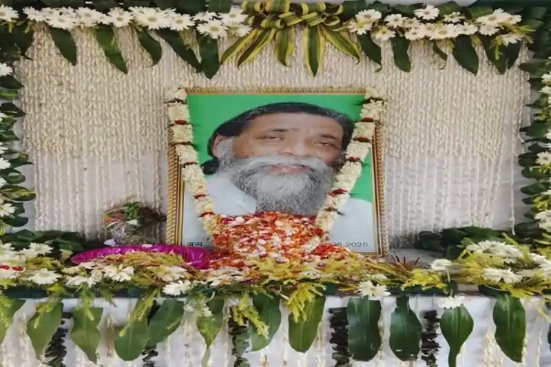 दुमका में दिशोम गुरु को नमन, पहली पुण्यतिथि पर उमड़ा जनसैलाब