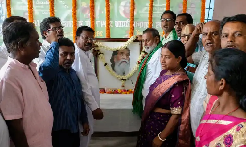 श्रद्धा, संकल्प के साथ मनाई गई दिशोम गुरु शिबू सोरेन की प्रथम पुण्यतिथि श्रद्धा, संकल्प के साथ मनाई गई दिशोम गुरु शिबू सोरेन की प्रथम पुण्यतिथि