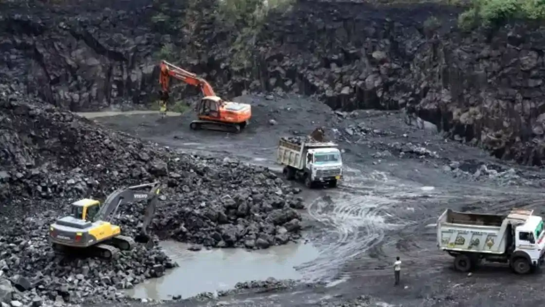 पंडवा अंचल में बिना रजिस्ट्री 14 एकड़ से अधिक भूमि पर अवैध खनन का खुलासा