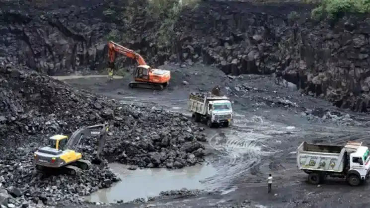 पंडवा अंचल में बिना रजिस्ट्री 14 एकड़ से अधिक भूमि पर अवैध खनन का खुलासा