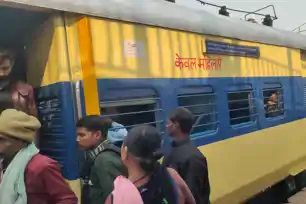 महिला बोगी में पुरुषों की एंट्री पर रेलवे सख्त, मार्च से स्पेशल टीम करेगी निगरानी