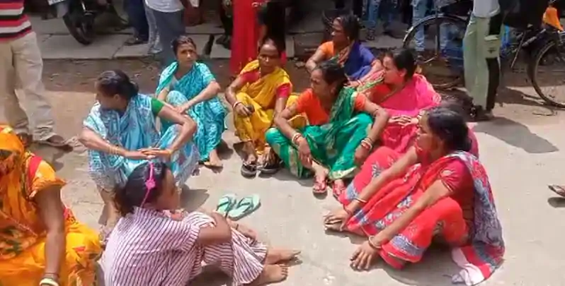 गलत नस कटने से हुई महिला की मौत ! जमकर हुआ बवाल, पुलिस कर रही जांच