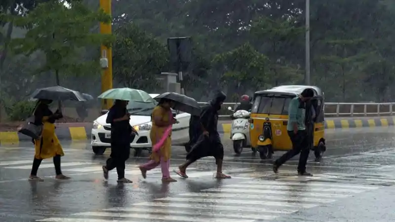 आज केरलम में होगी मानसून की एंट्री, झारखंड में भी रहेगा गर्मी और बारिश का मिला-जुला असर आज केरलम में होगी मानसून की एंट्री, झारखंड में भी रहेगा गर्मी और बारिश का मिला-जुला असर