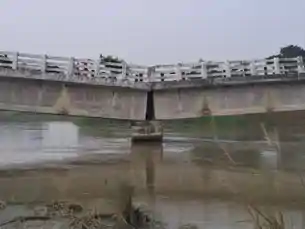 बिहार में एक और पुल धंसा, अररिया में 4 करोड़ की लागत से बना था; वाहनों की आवाजाही बंद