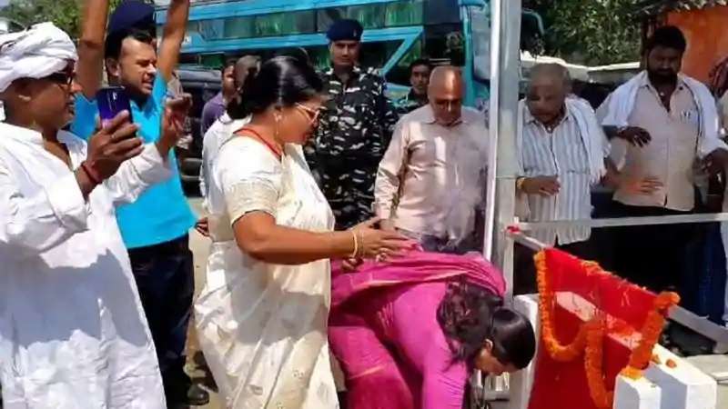 जलापूर्ति को लेकर MLA श्वेता सिंह की पहल, 7 जगहों पर डीप बोरिंग व जल मीनार का उद्घाटन जलापूर्ति को लेकर MLA श्वेता सिंह की पहल, 7 जगहों पर डीप बोरिंग व जल मीनार का उद्घाटन