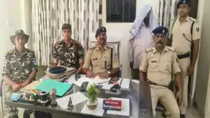 इंडो-नेपाल बॉर्डर पर पुलिस व SSB की बड़ी कार्रवाई, भारी मात्रा में चरस बरामद इंडो-नेपाल बॉर्डर पर पुलिस व SSB की बड़ी कार्रवाई, भारी मात्रा में चरस बरामद