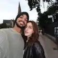 क्रिकेटर अर्शदीप सिंह पेरेंट्स के सामने गर्लफ्रेंड संग हुए रोमांटिक, फोटो वायरल, शादी कब?