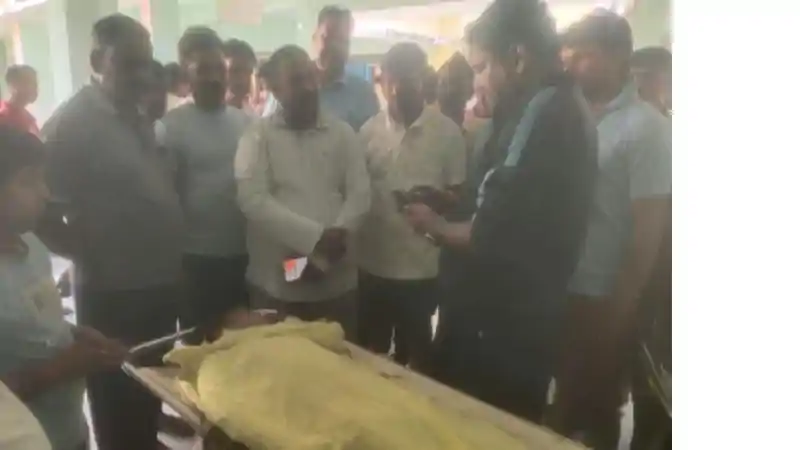 छतरपुर: जिउतिया स्नान के दौरान बड़ा हादसा, तालाब में डूबने से 13 वर्षीय किशोर की मौत छतरपुर: जिउतिया स्नान के दौरान बड़ा हादसा, तालाब में डूबने से 13 वर्षीय किशोर की मौत