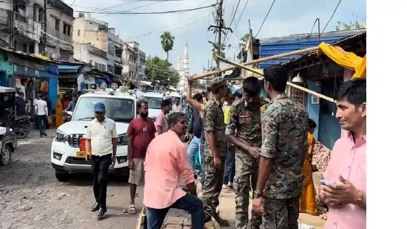  अतिक्रमण के खिलाफ प्रशासन सख्त, सब्जी मंडी समेत कई इलाकों में चला अभियान