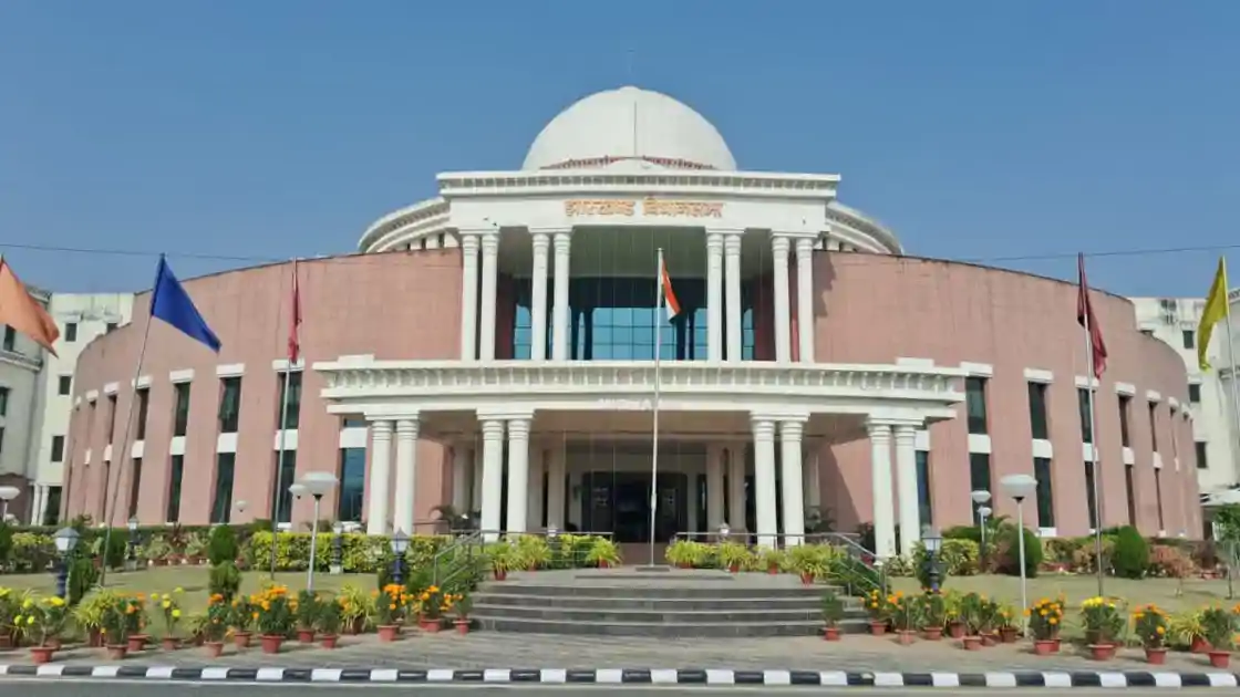 विधानसभा के शीतकालीन सत्र में सरकार ने पेश की जाम और भूमि अधिग्रहण के मामलों की प्रगति रिपोर्ट 