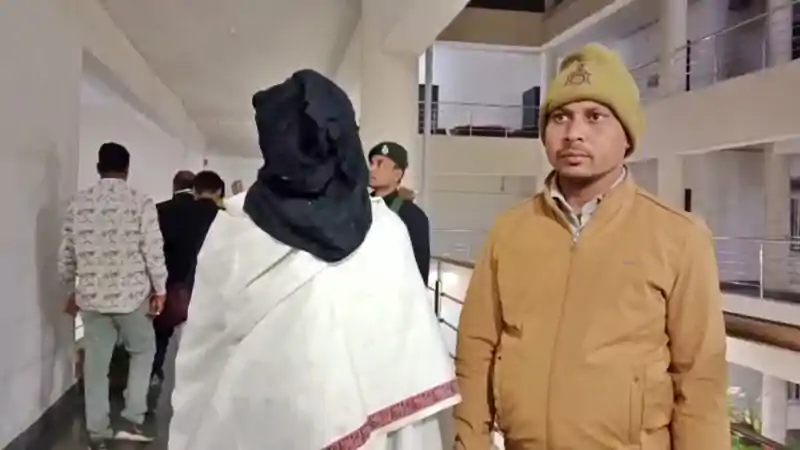 गयाजी में नक्सली गतिविधियों पर बड़ी चोट, 2009 से फरार कुख्यात नक्सली उत्तम राम गिरफ्तार गयाजी में नक्सली गतिविधियों पर बड़ी चोट, 2009 से फरार कुख्यात नक्सली उत्तम राम गिरफ्तार