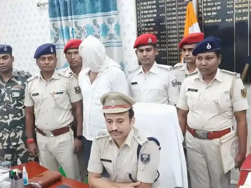 अवैध हथियार तस्करी का बड़ा नेटवर्क बेनकाब, बिहार समेत 3 राज्यों के कई ठिकानों पर NIA ने मारा छापा अवैध हथियार तस्करी का बड़ा नेटवर्क बेनकाब, बिहार समेत 3 राज्यों के कई ठिकानों पर NIA ने मारा छापा