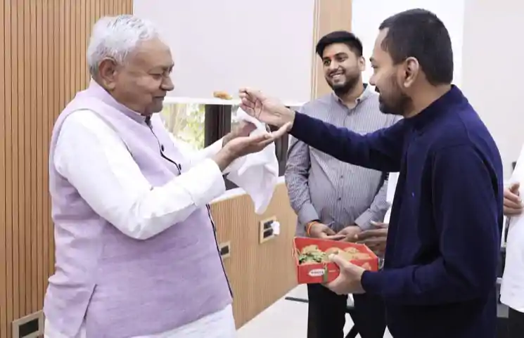 नीतीश के राज्यसभा जाने की अटकलें तेज, आज कर सकते हैं नामांकन, CM हाउस पहुंचे कार्यकर्ता बोले—बिहार छोड़कर नहीं जाने देंगे