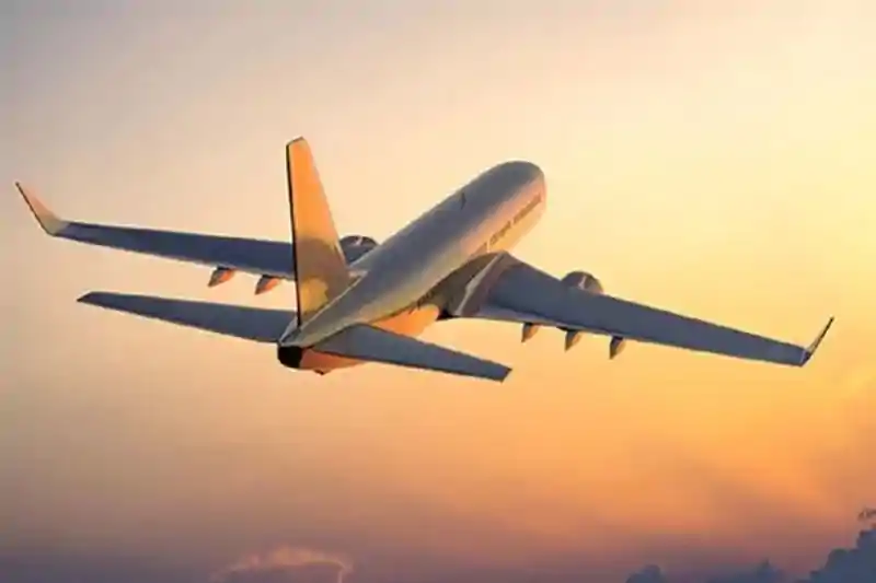 खाड़ी तनाव के बीच भारतीयों की वापसी शुरू, UAE से भारत के लिये स्पाइसजेट की 13 विशेष उड़ानें खाड़ी तनाव के बीच भारतीयों की वापसी शुरू, UAE से भारत के लिये स्पाइसजेट की 13 विशेष उड़ानें