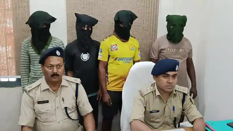 साइबर अपराध पर पुलिस का शिकंजा, 4 साइबर ठग गिरफ्तार