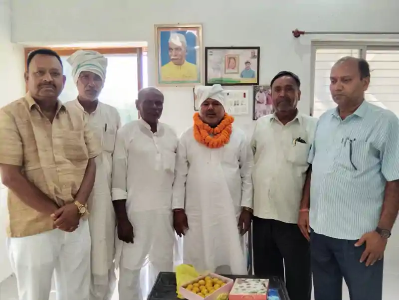 गोपालगंज में 'नीतीश संवाद' की भव्य सफलता पर जदयू पदाधिकारियों ने जिलाध्यक्ष का किया अभिनंदन गोपालगंज में 'नीतीश संवाद' की भव्य सफलता पर जदयू पदाधिकारियों ने जिलाध्यक्ष का किया अभिनंदन