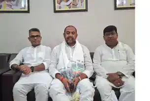 उपेंद्र कुशवाहा की पार्टी में बगावत, 4 में से तीन विधायकों ने निर्दलीय प्रत्याशी को दिया समर्थन