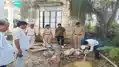 पुलिस ने भारी मात्रा में जब्त देसी चुलाई शराब को किया नष्ट