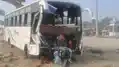 गंगा सेतु पर टेलर ट्रक से टकराई टूरिस्ट बस, 25 घायल, गया में पिंडदान के बाद अयोध्या जा रहे थे तेलंगाना के यात्री