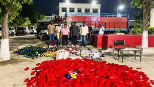 पटना में नकली शराब फैक्ट्री का भंडाफोड़, शराबबंदी को खुली चुनौती या संगठित सिंडिकेट की बड़ी साजिश? पटना में नकली शराब फैक्ट्री का भंडाफोड़, शराबबंदी को खुली चुनौती या संगठित सिंडिकेट की बड़ी साजिश?
