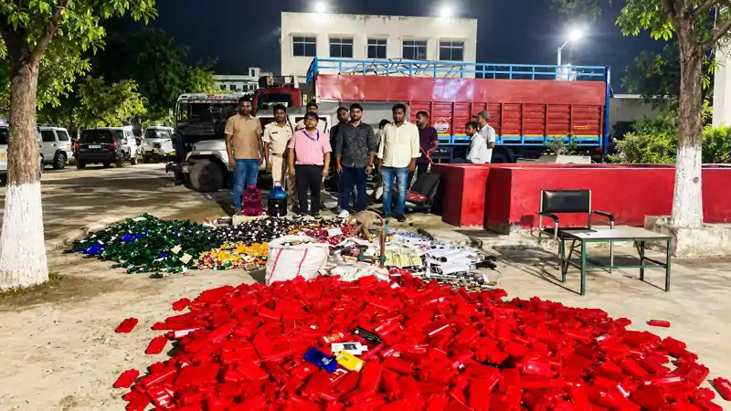 पटना में नकली शराब फैक्ट्री का भंडाफोड़, शराबबंदी को खुली चुनौती या संगठित सिंडिकेट की बड़ी साजिश?
