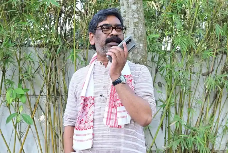 असम चुनाव प्रचार में हेमंत सोरेन का केंद्र पर हमला, कहा-लोकतंत्र को दबाने की कोशिश असम चुनाव प्रचार में हेमंत सोरेन का केंद्र पर हमला, कहा-लोकतंत्र को दबाने की कोशिश