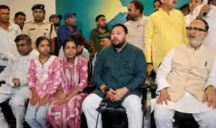 राज्य में दो दो डिप्टी सीएम लेकिन किसी के पास लोगों के आंसू पोछने का वक्त नहीं: तेजस्वी राज्य में दो दो डिप्टी सीएम लेकिन किसी के पास लोगों के आंसू पोछने का वक्त नहीं: तेजस्वी