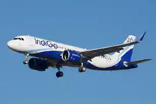 Indigo crisis के बीच अन्य एयरलाइंस ने भी बढ़ाया किराया, यात्रियों में भारी नाराज़गी