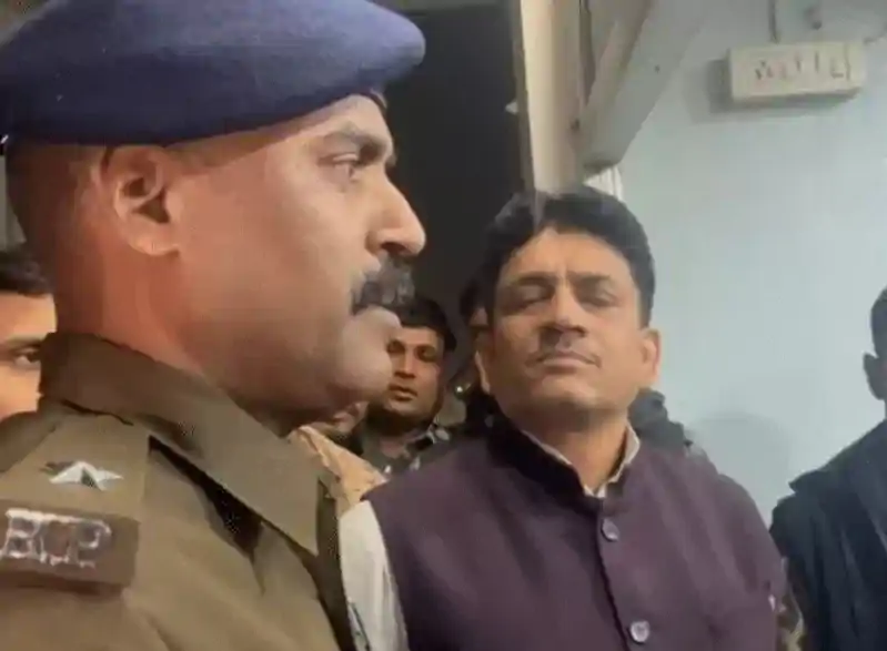 35 साल पुराने केस में पप्पू यादव की बढ़ीं मुश्किलें, गिरफ्तार करने पहुंची पटना पुलिस, बोले– रात में नहीं जाऊंगा Pappu Yadav
