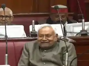 बिहार में 10 लाख कर्मचारियों को मिलेगा कैशलेस इलाज, विधानसभा के छत का हिस्सा गिरने से मचा हड़कंप