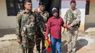 पलामू में एसीबी की बड़ी कार्रवाई, नौडीहा के रोजगार सेवक को 7 हजार रिश्वत लेते रंगे हाथ दबोचा 