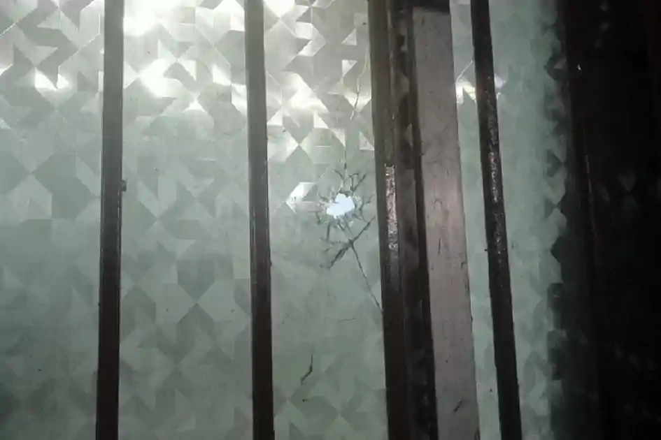 रामगढ़ में बालू कारोबारी के घर फा*यरिंग, रंगदारी नहीं देने पर किया हमला