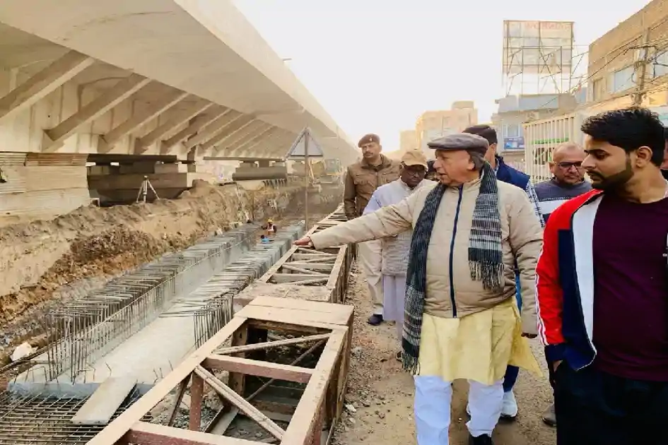 मानगो फ्लाइओवर के नीचे बन रहे नाले पर उठे सवाल, सरयू राय के हस्तक्षेप के बाद डिजाइन में बदलाव के संकेत