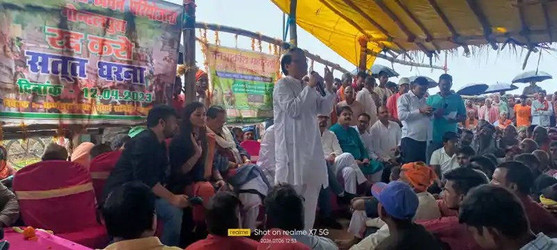 झारखंड कांग्रेस प्रभारी और वित्त मंत्री की टीम पहुंची बडकागांव विधानसभा क्षेत्र, ग्रामीणों से किया संवाद झारखंड कांग्रेस प्रभारी और वित्त मंत्री की टीम पहुंची बडकागांव विधानसभा क्षेत्र, ग्रामीणों से किया संवाद