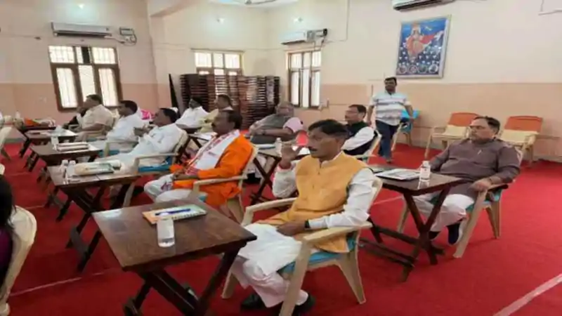 दो दिवसीय झारखंड दौरे पर भाजपा अध्यक्ष नितिन नबीन, नेताओं को दिया चुनावी रणनीति का संदेश दो दिवसीय झारखंड दौरे पर भाजपा अध्यक्ष नितिन नबीन, नेताओं को दिया चुनावी रणनीति का संदेश