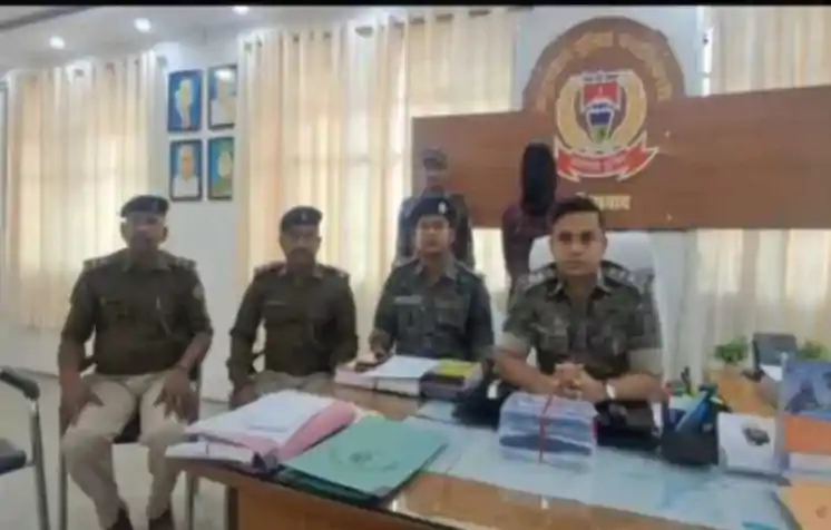 पलामू में झोपड़ी होटल पर पुलिस का छापा, अवैध कट्टा और कारतूस के साथ संचालक गिरफ्तार