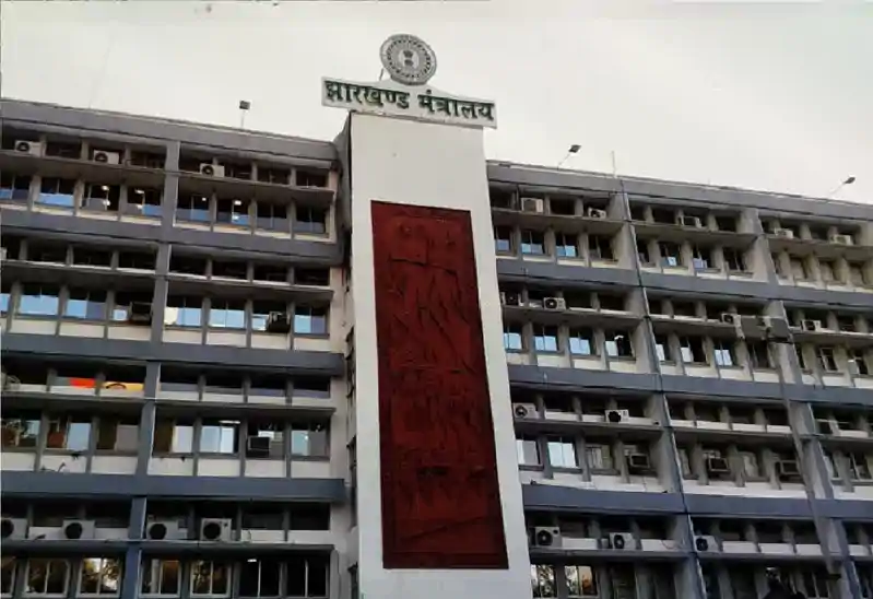 राज्यपाल सचिवालय के पुनर्गठन की तैयारी, 122 नये पदों के सृजन का प्रस्ताव राज्यपाल सचिवालय के पुनर्गठन की तैयारी, 122 नये पदों के सृजन का प्रस्ताव
