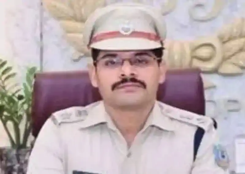 जमशेदपुर पुलिस में देर रात बड़ा प्रशासनिक फेरबदल, 17 थाना प्रभारियों का तबादला जमशेदपुर पुलिस में देर रात बड़ा प्रशासनिक फेरबदल, 17 थाना प्रभारियों का तबादला