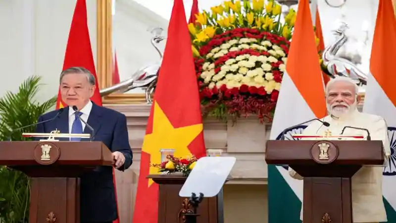 भारत-वियतनाम के बीच हुये 13 समझौते, रणनीतिक साझेदारी को मिला नया बल भारत-वियतनाम के बीच हुये 13 समझौते, रणनीतिक साझेदारी को मिला नया बल