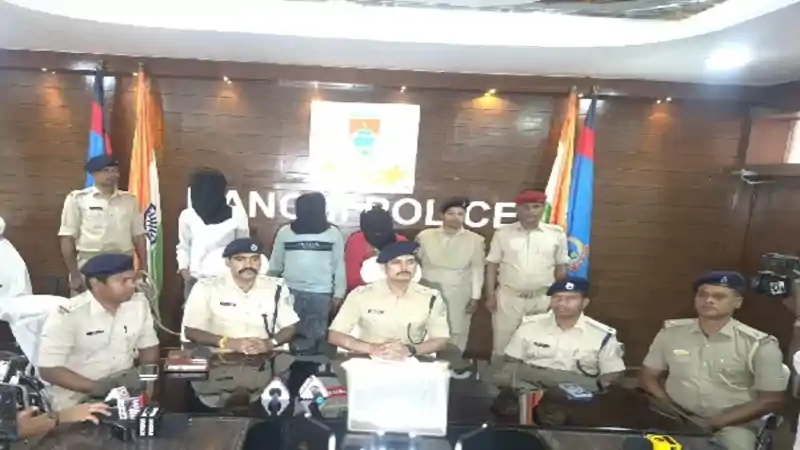रांची में हत्या को हादसा बनाने की साजिश नाकाम, अवैध संबंध के विवाद में तीन गिरफ्तार रांची में हत्या को हादसा बनाने की साजिश नाकाम, अवैध संबंध के विवाद में तीन गिरफ्तार