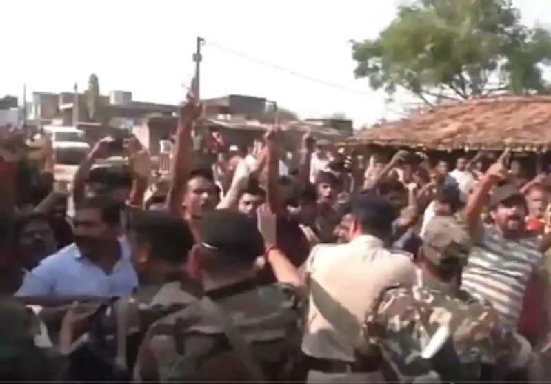 डिप्टी सीएम विजय सिन्हा के काफिले पर हमला, बोले-ये RJD के गुंडे हैं, इनकी छाती पर बुलडोजर चलेगा Vijay Sinha