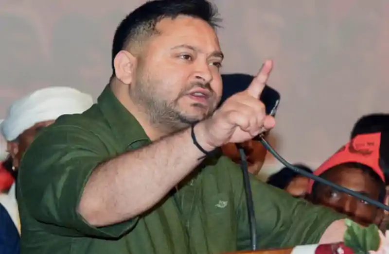 बिजली गई तो वोट भी स्लो हुआ? मतदान के बीच RJD ने लगाया धांधली का आरोप, चुनाव आयोग तुरंत ऐसे दिया जवाब Tejashwi yadav