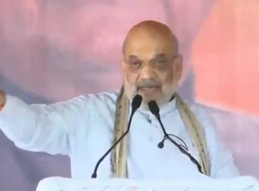 बगहा में अमित शाह बोले- किसी की हिम्मत नहीं जो जीविका दीदियों से 10-10 हजार वापस
