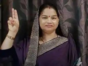 वीणा देवी बोलीं- घर से निकले और वोट करें, किसी से डरें नहीं: शहाबुद्दीन की मां ने मतदान किया