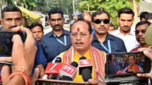 लखीसराय में बूथ कैप्चरिंग की खबर के बाद मचा हड़कंप, विजय सिन्हा का आरोप- बूथ कैप्चरिंग से बाज नहीं आते RJD के लोग