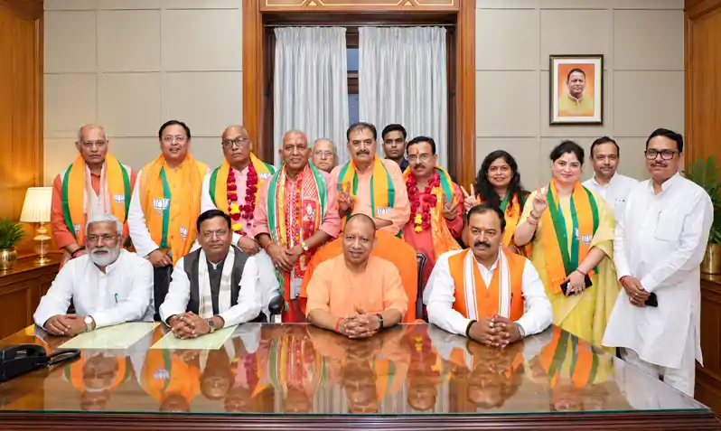 राज्यसभा चुनाव: यूपी में बीजेपी के आठ प्रत्याशियों ने किया नामांकन, योगी ने दी शुभकामनाएं राज्यसभा चुनाव: यूपी में बीजेपी के आठ प्रत्याशियों ने किया नामांकन, योगी ने दी शुभकामनाएं