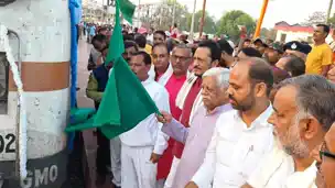 पलामू को मिली बड़ी सौगात! धनबाद–LTT साप्ताहिक एक्सप्रेस शुरू, सांसद वीडी राम ने दिखाई हरी झंडी